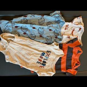 4 Gerber onesies. Great condition